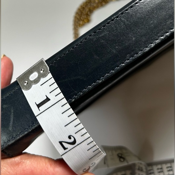 Vintage Salvatore FERRAGAMO navy blue leather crossbody clutch gold chain strap. - Picture 11 of 16